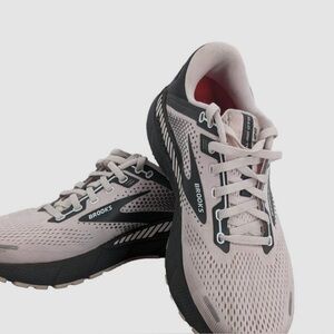 Brooks Women's Pale Pink Running Shoes